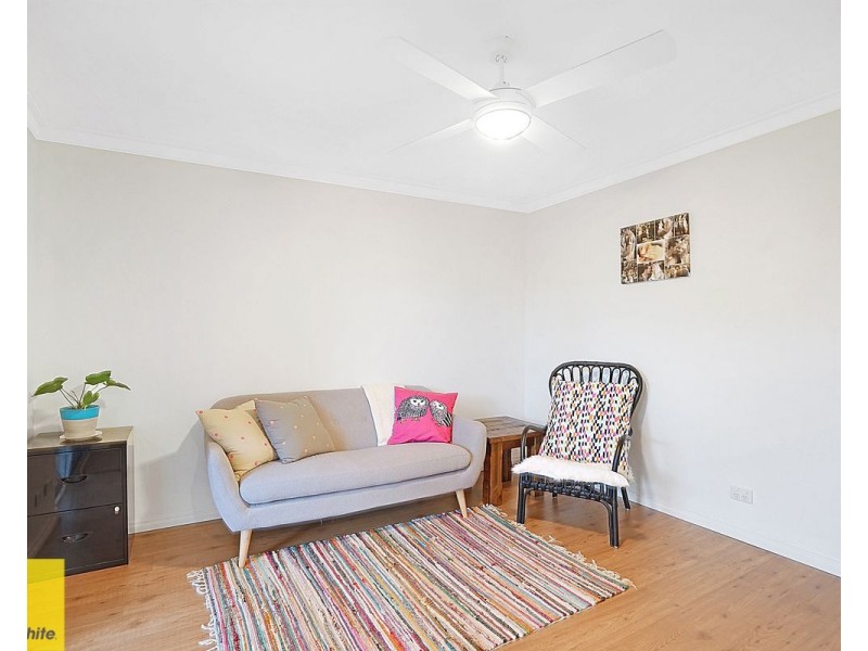 26 Whitworth Avenue, Girrawheen WA 6064