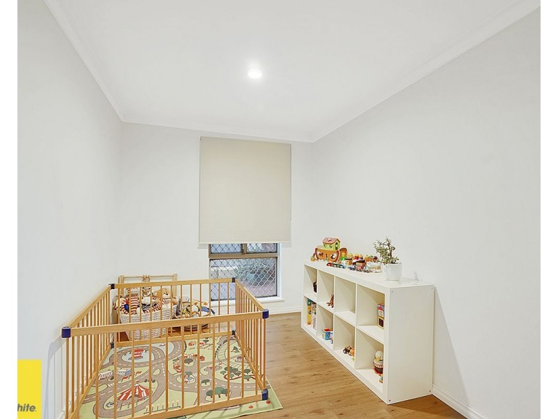 26 Whitworth Avenue, Girrawheen WA 6064