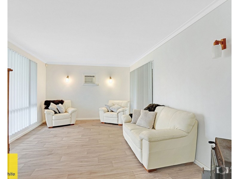 12 Buntine Way, Girrawheen WA 6064