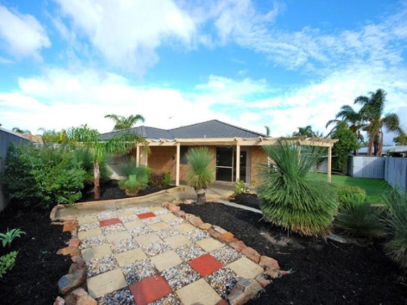 9 Bougainvillea Court, Marangaroo WA 6064