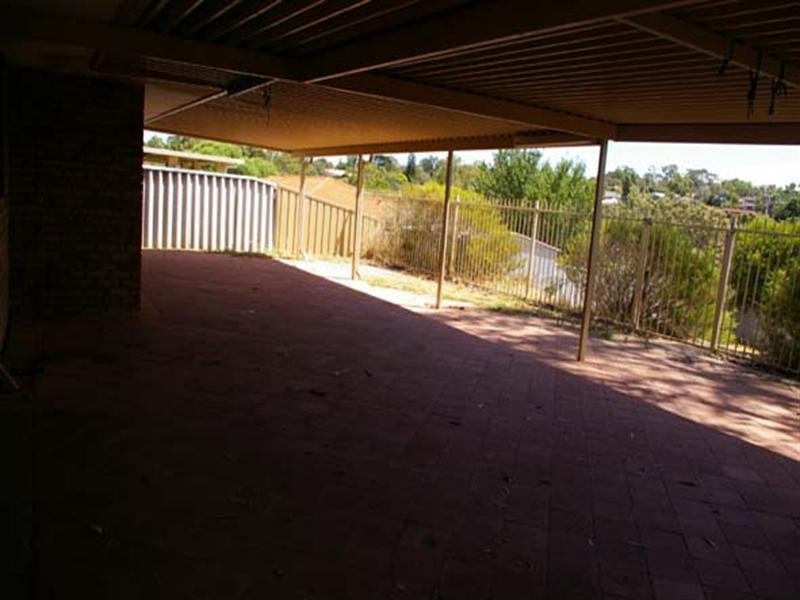 5 Lambourne Retreat, Mirrabooka WA 6061