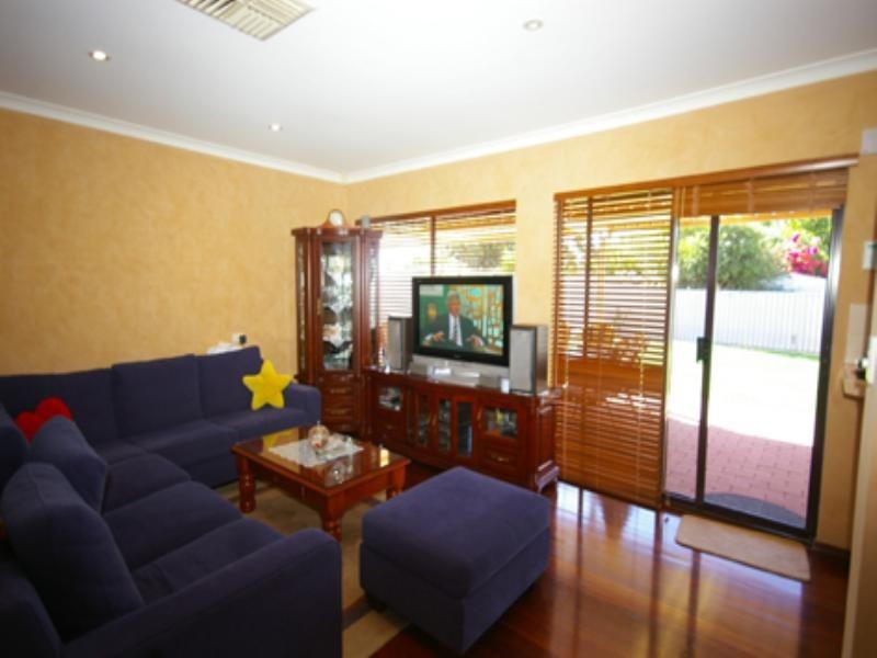 15 Welland Way, Beechboro WA 6063