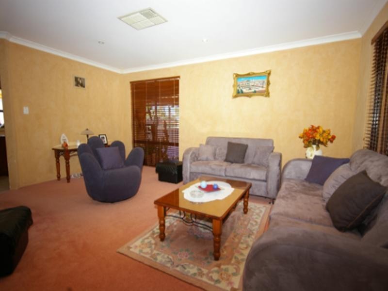 15 Welland Way, Beechboro WA 6063