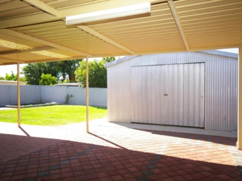 15 Welland Way, Beechboro WA 6063