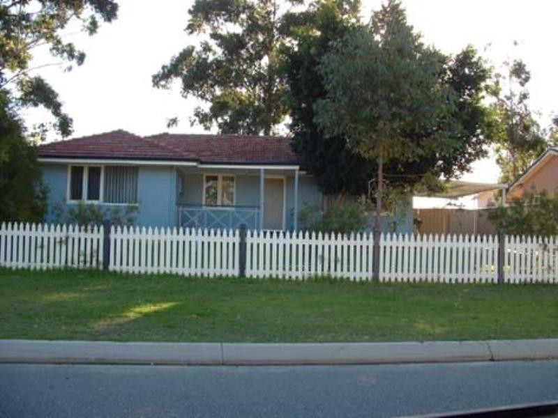 27 Wardlow Way, Balga WA 6061