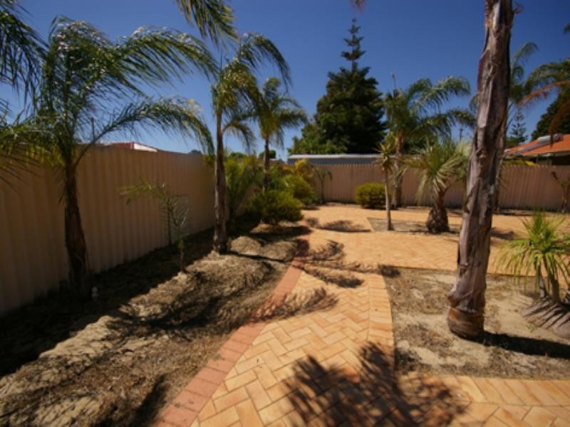 19 Nelligan Avenue, Girrawheen WA 6064