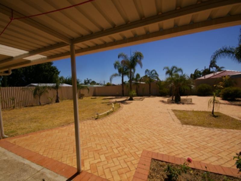 19 Nelligan Avenue, Girrawheen WA 6064