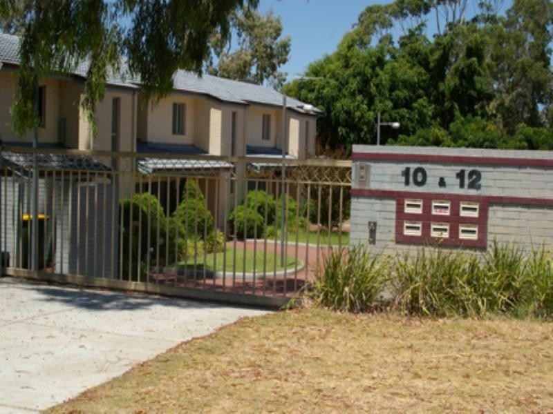 12b Casserley Avenue, Girrawheen WA 6064