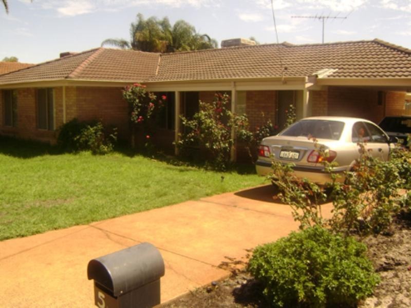5 Rhine Crescent, Beechboro WA 6063