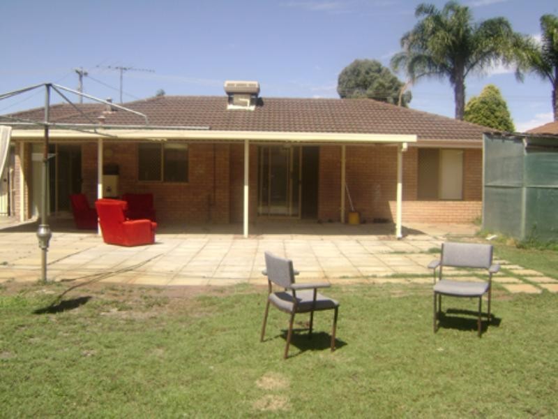 5 Rhine Crescent, Beechboro WA 6063