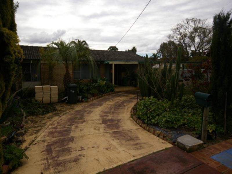 3 Parin Road, Marangaroo WA 6064