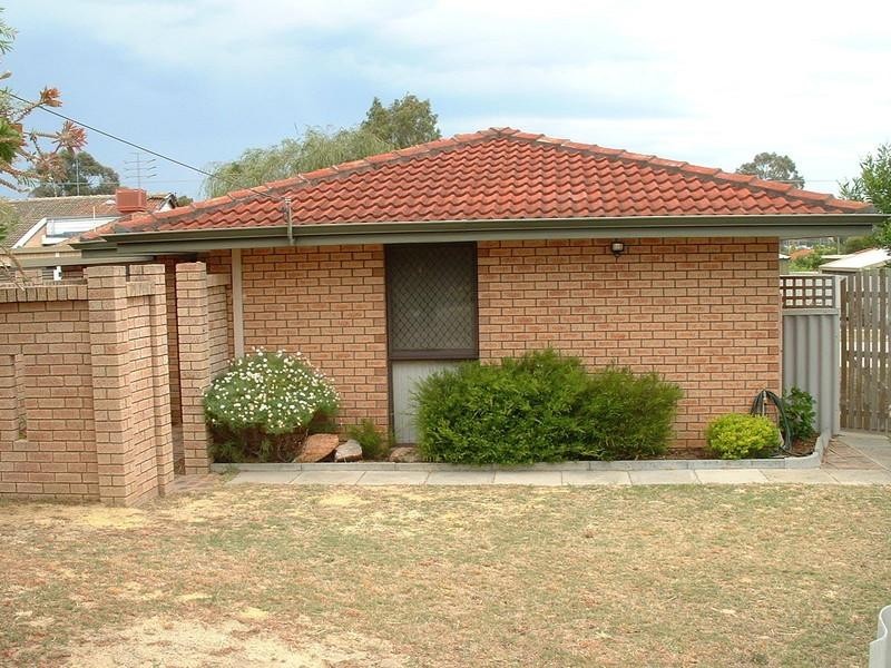 10 Reeves Court, Westminster WA 6061