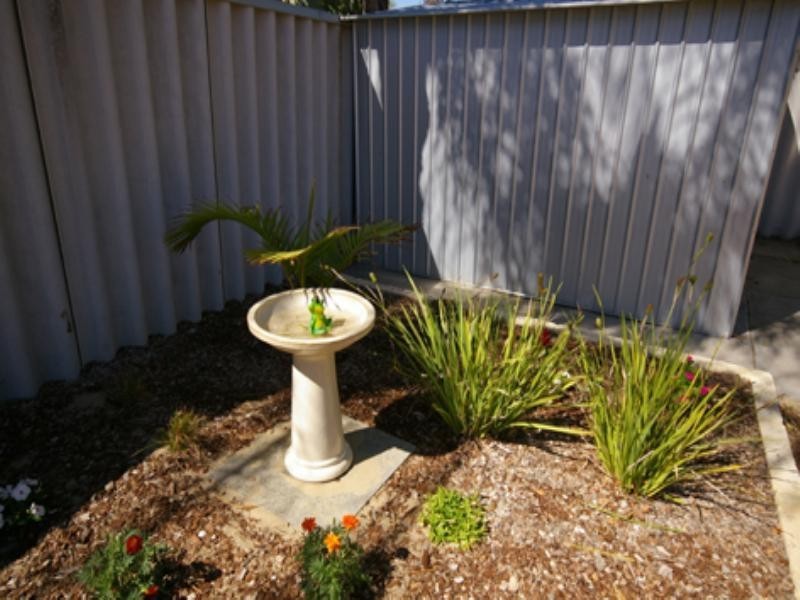 4 Staunton Grove, Mirrabooka WA 6061