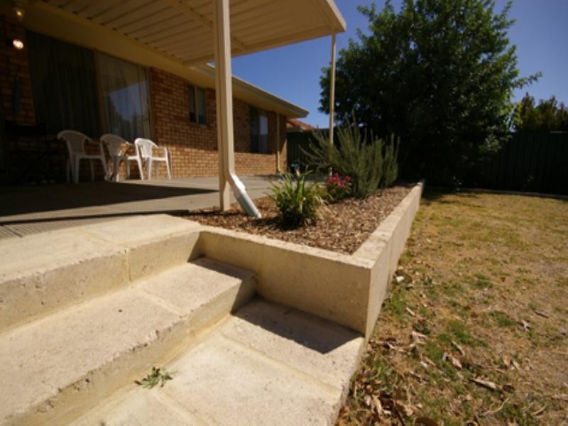 4 Staunton Grove, Mirrabooka WA 6061