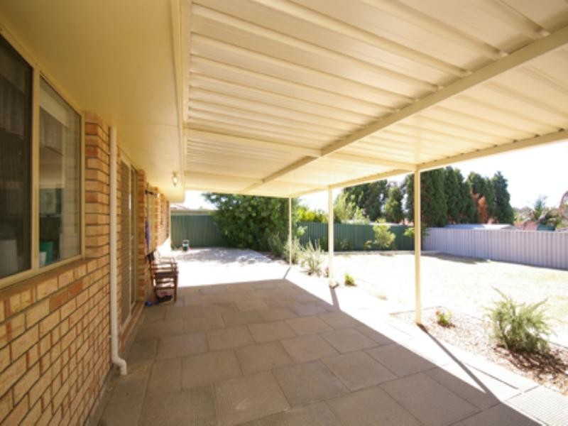 4 Staunton Grove, Mirrabooka WA 6061