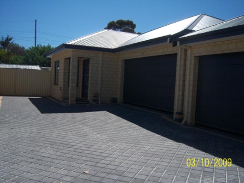 17c Findon Crescent, Westminster WA 6061