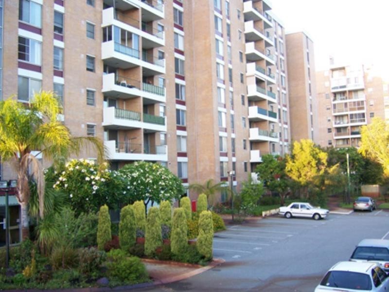 16/16 Leeder Street, Glendalough WA 6016