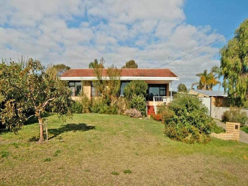 37 Roxwell Way, Girrawheen WA 6064