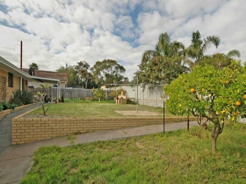 37 Roxwell Way, Girrawheen WA 6064