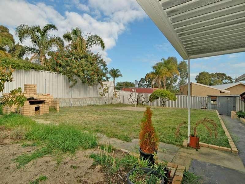 37 Roxwell Way, Girrawheen WA 6064