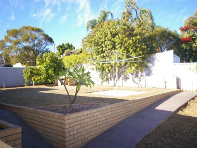 37 Roxwell Way, Girrawheen WA 6064