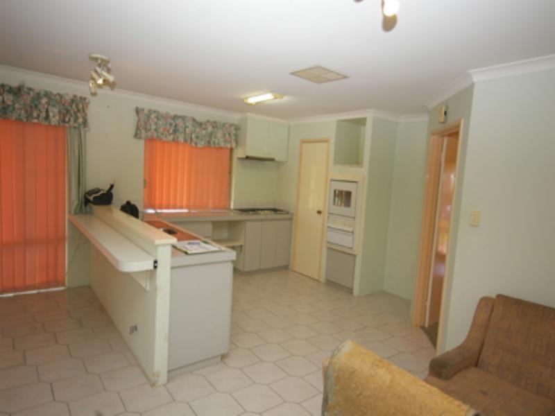 7 Hydrangea Place, Alexander Heights WA 6064