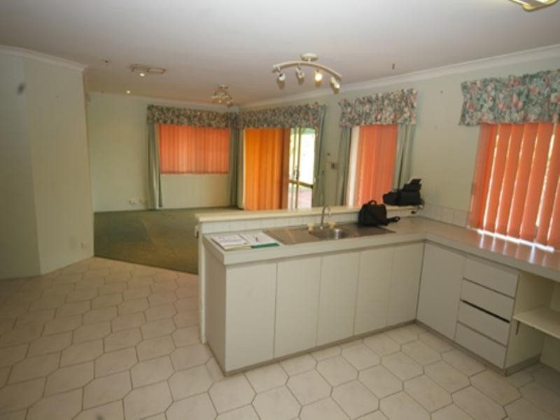 7 Hydrangea Place, Alexander Heights WA 6064