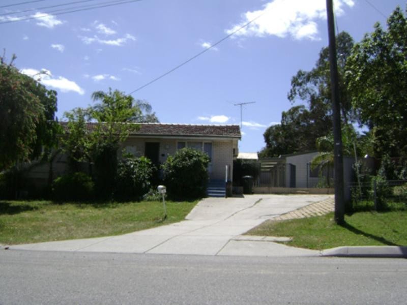 1 Barrows Way, Balga WA 6061