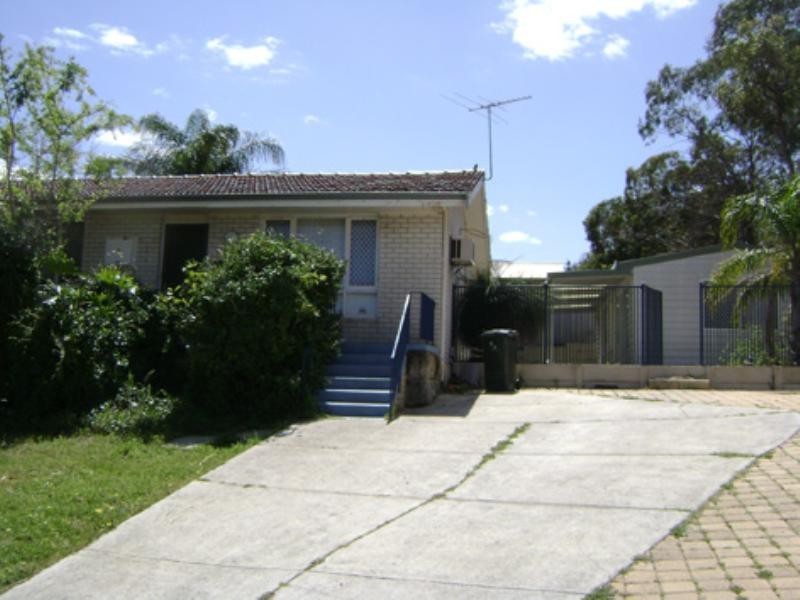 1 Barrows Way, Balga WA 6061