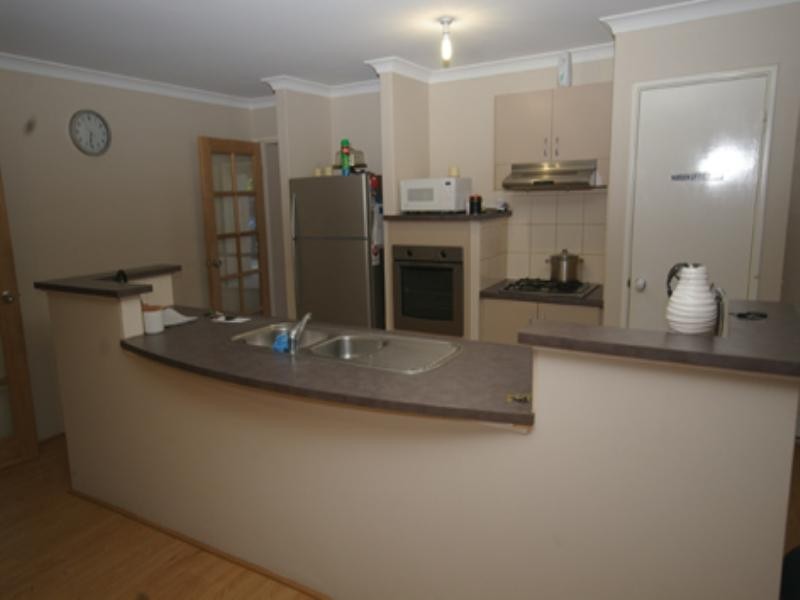 14 Whimbrel Parade, Beechboro WA 6063
