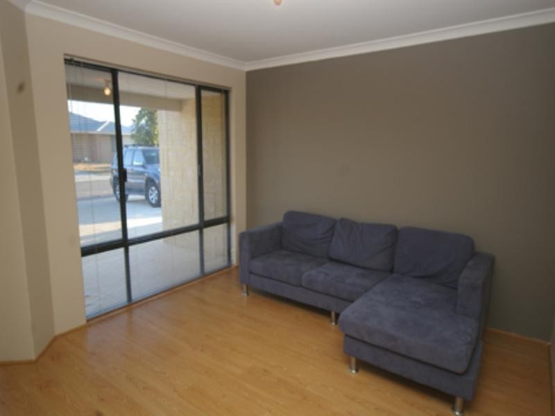 14 Whimbrel Parade, Beechboro WA 6063