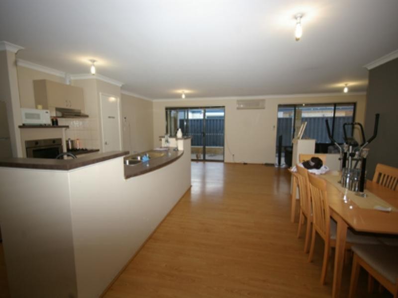 14 Whimbrel Parade, Beechboro WA 6063