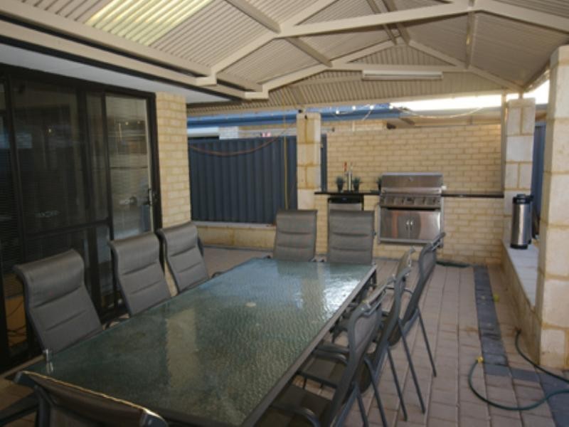 14 Whimbrel Parade, Beechboro WA 6063