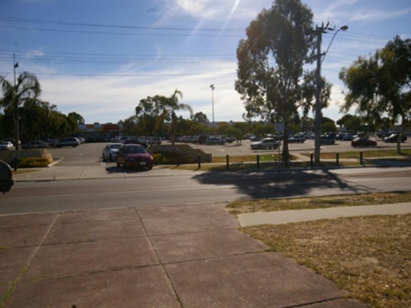 82 Templeton Crescent, Girrawheen WA 6064