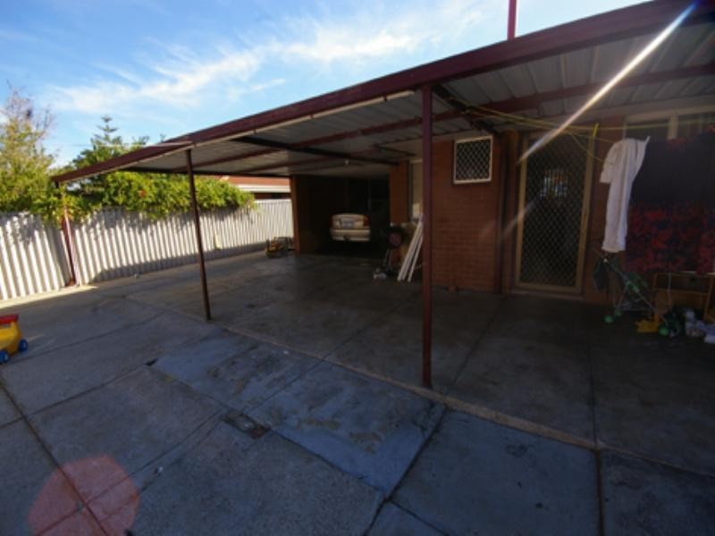 82 Templeton Crescent, Girrawheen WA 6064
