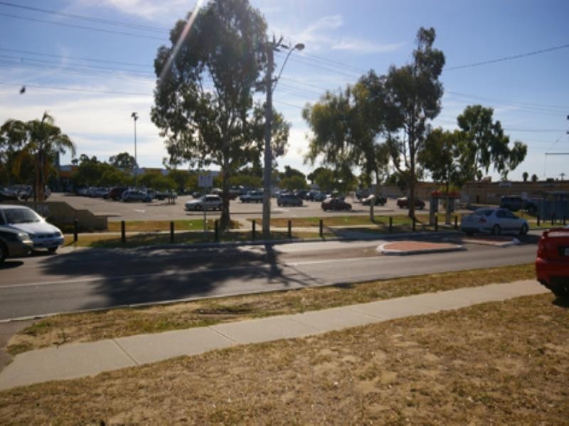 82 Templeton Crescent, Girrawheen WA 6064