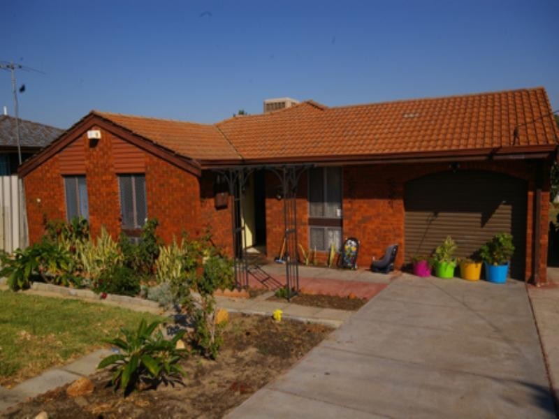 21 Curtis Way, Girrawheen WA 6064