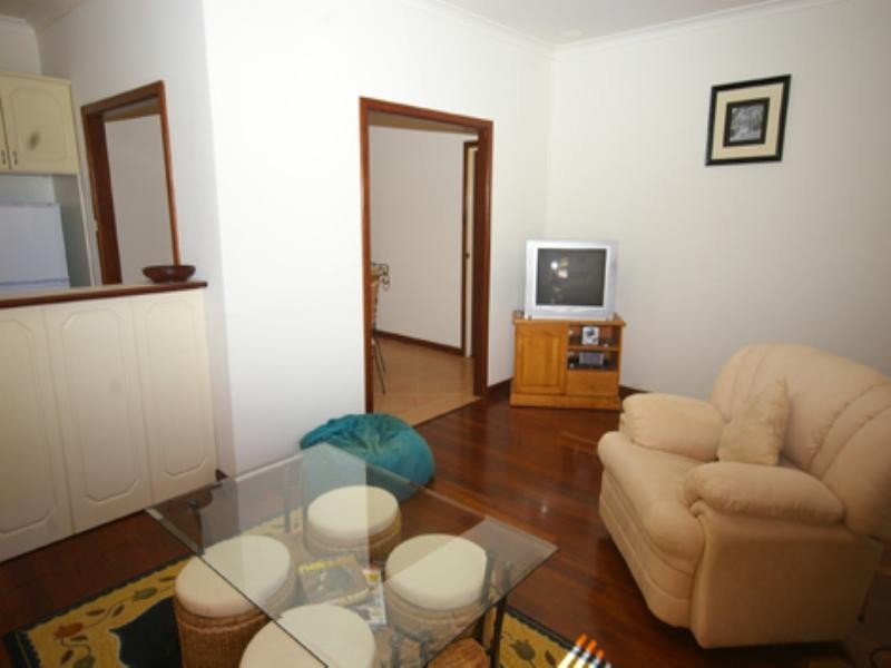 1/10 Lewes Road, Nollamara WA 6061