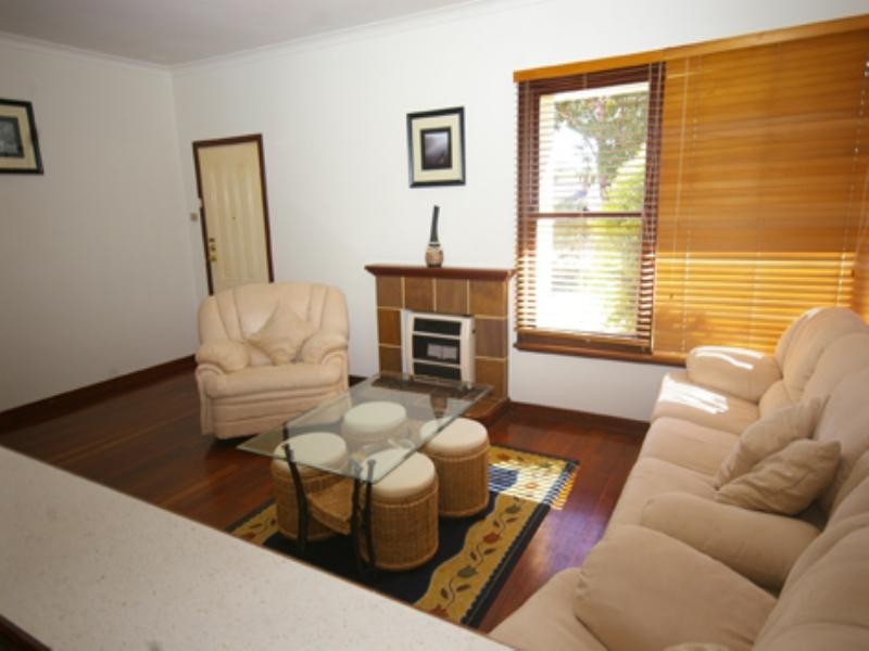 1/10 Lewes Road, Nollamara WA 6061