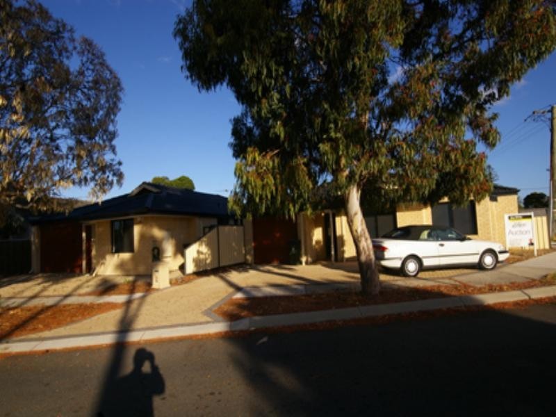 2 Kilmurray Way, Balga WA 6061