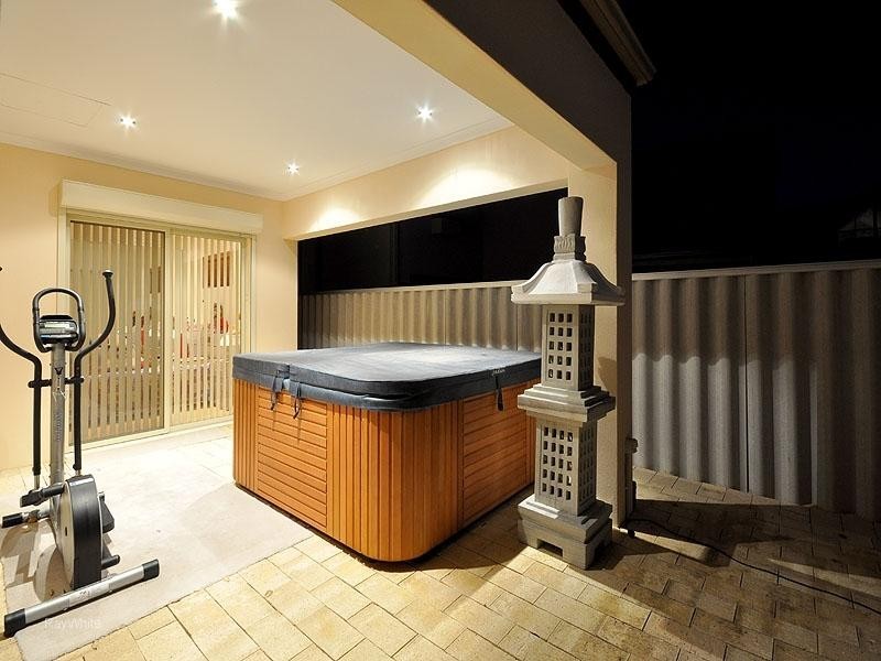 143 Hamilton Street, Stirling WA 6021