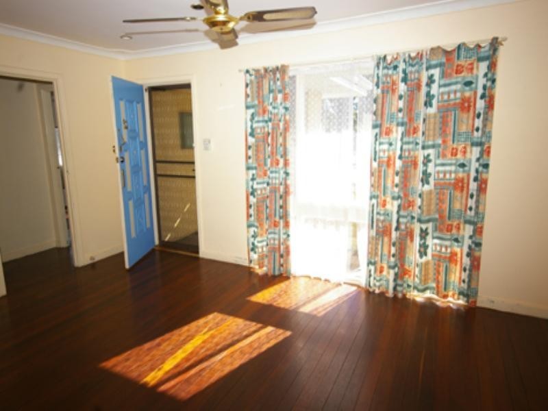 12 Chataway Road, Girrawheen WA 6064