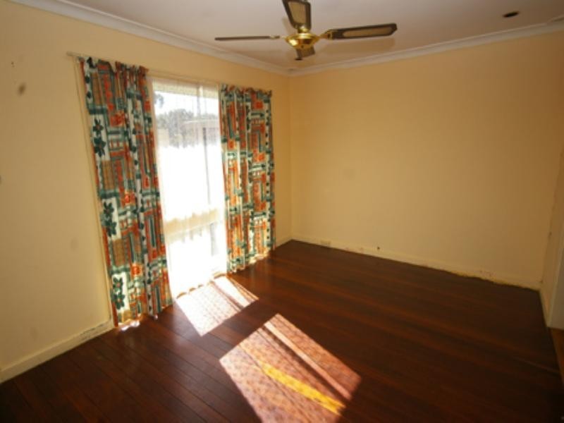 12 Chataway Road, Girrawheen WA 6064