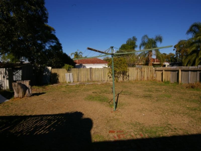 12 Chataway Road, Girrawheen WA 6064