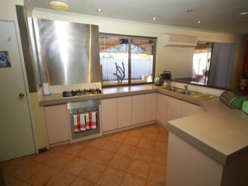 55 Woodleigh Gardens, Ballajura WA 6066