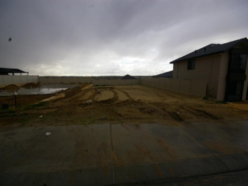 15 Bathurst Gardens, Darch WA 6065