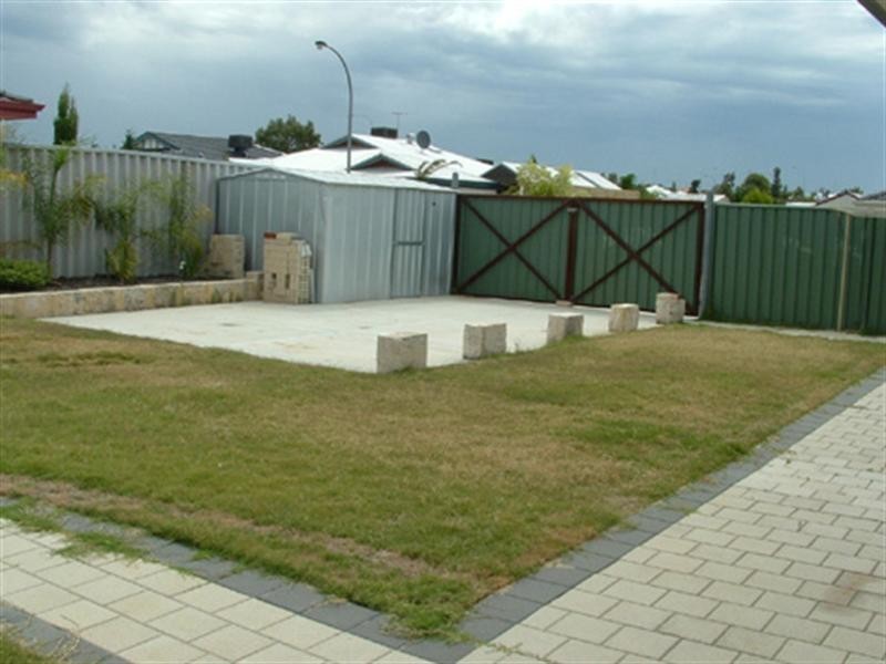 23 Grasstree Bend, Banksia Grove WA 6031