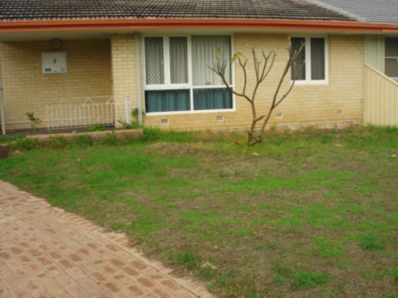 7 Loxwood Road, Balga WA 6061