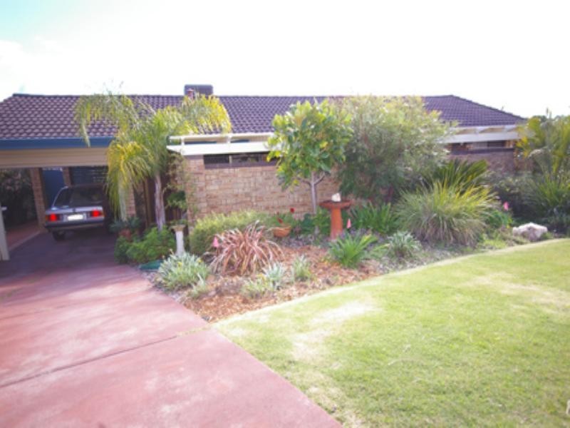 8 Towerhill Road, Alexander Heights WA 6064