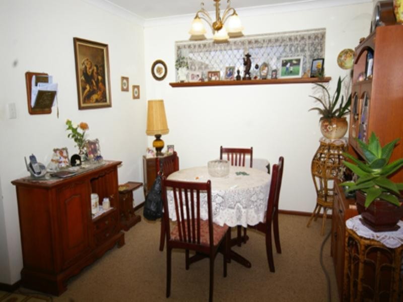 8 Towerhill Road, Alexander Heights WA 6064